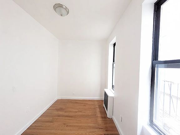 4th image of 1727 2nd Ave APT 2RN