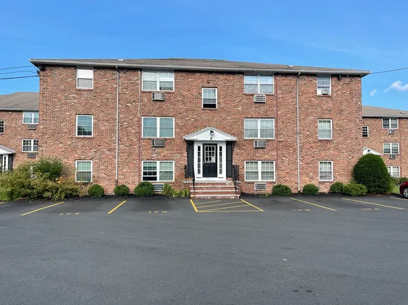 5 Colonial Village Dr #4, Arlington, MA 02476