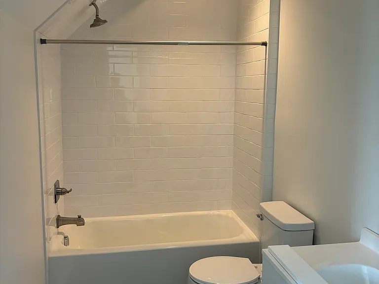 203 N Grove St #C — Photo 4