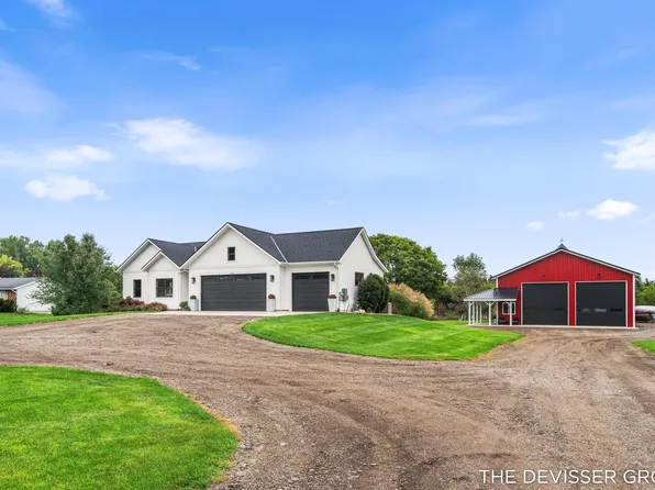 3665 Trestle Bridge Ln, Hamilton, MI 49419