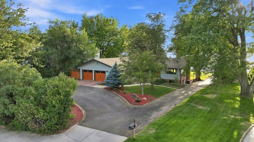2025 Lake Dr