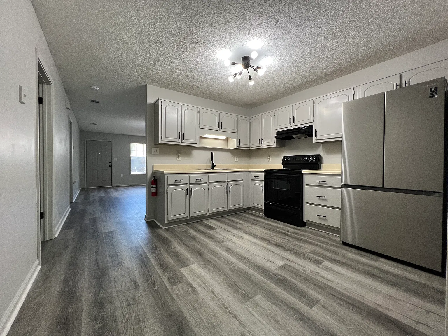 2 bed, 900 sqft, $1,299 — Photo 1