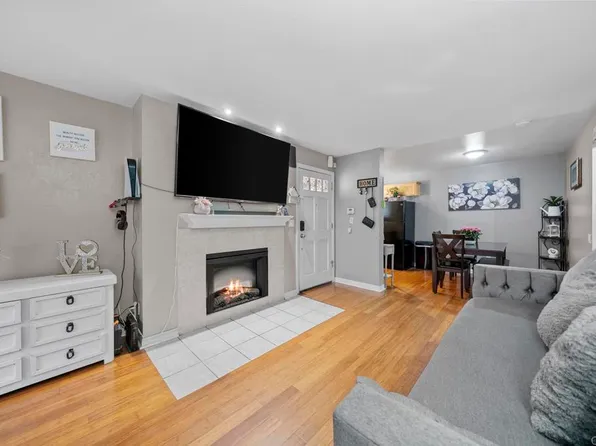 3562 Sunset Ln Unit 57, San Diego, CA 92173