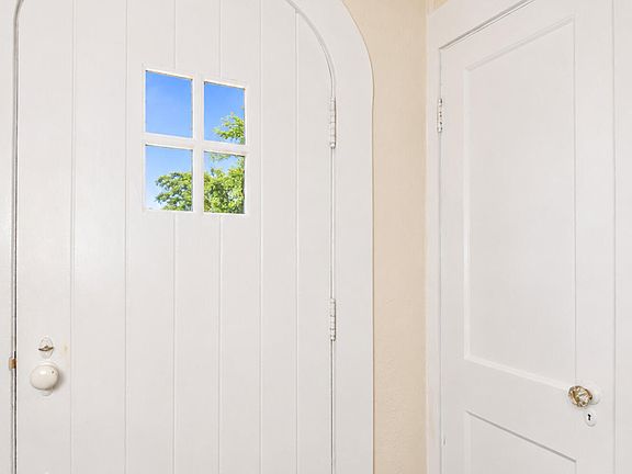 4th image of 2385 Gilmer Ave
