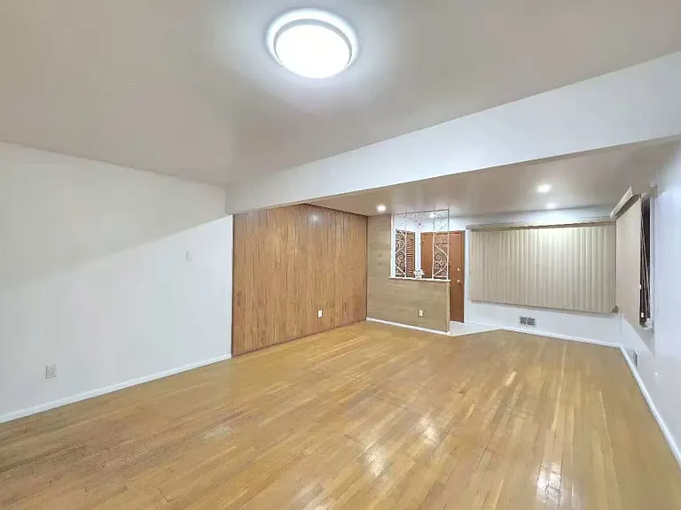 322 Sanilac St #1F — Photo 2
