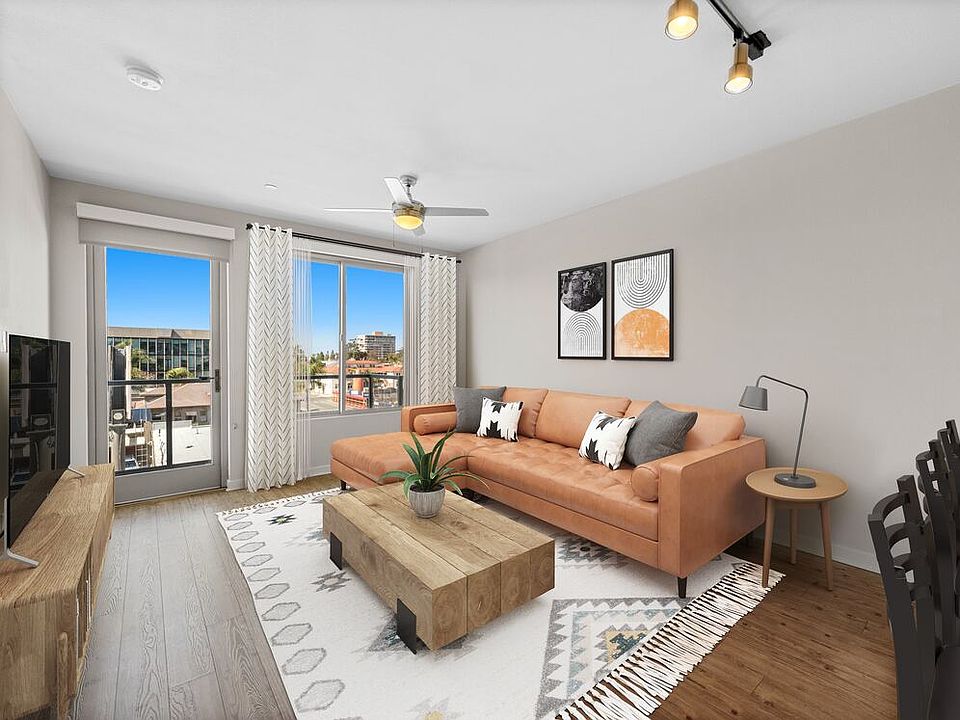 Living room with hard surface flooring