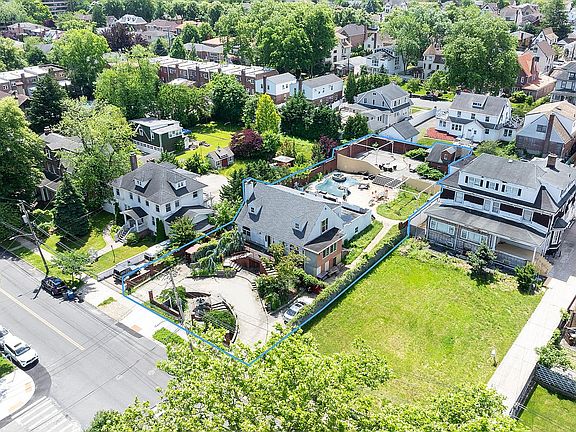 5th image of 15722 Powells Cove Blvd