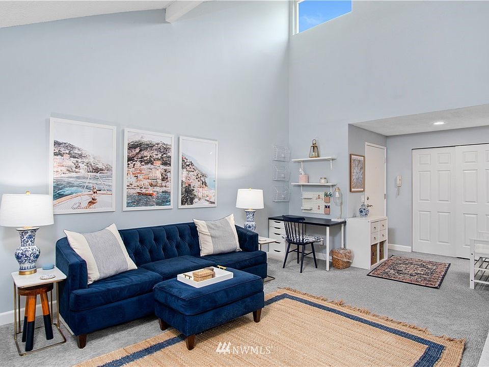 Lots of natural light in this end unit
