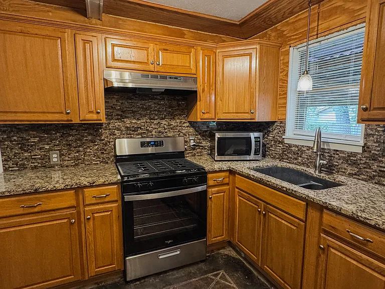 743 Oak Leaf Trl — Photo 8