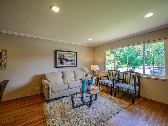 4th image of 6485 Rainbow Dr