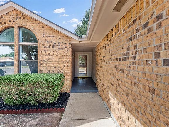 3rd image of 216 Kara Ct