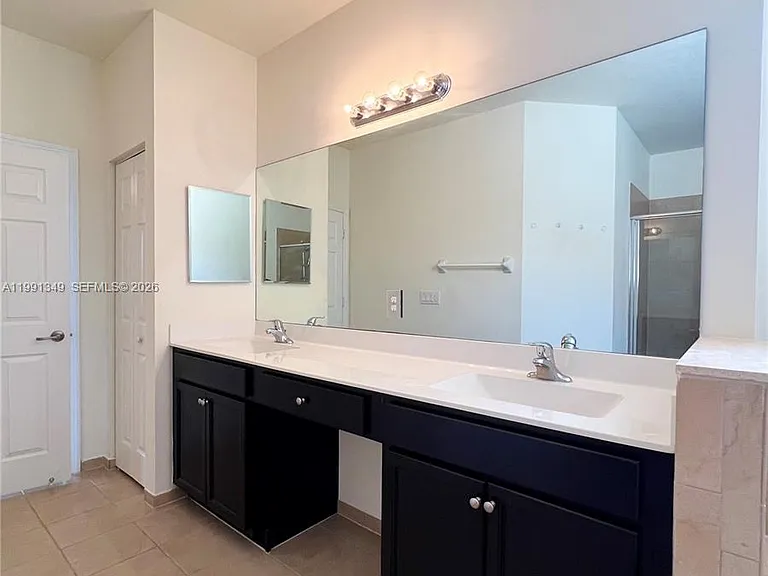 422 SE 34th Ter — Photo 53