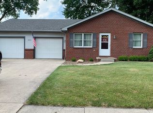 225 Valleywoods Dr, Swanton, OH 43558
