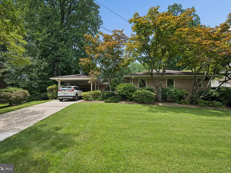 7016 Hopewood St — Photo 2