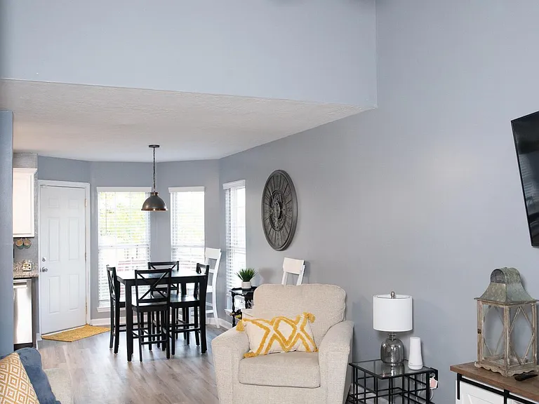 905 Hopkins St — Photo 9