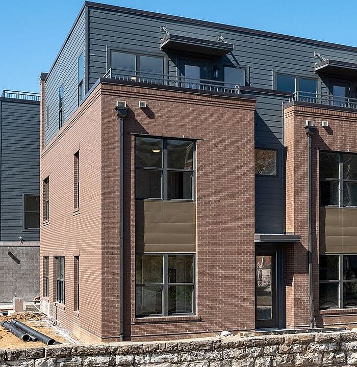 1st image of 900 Meridian St #7