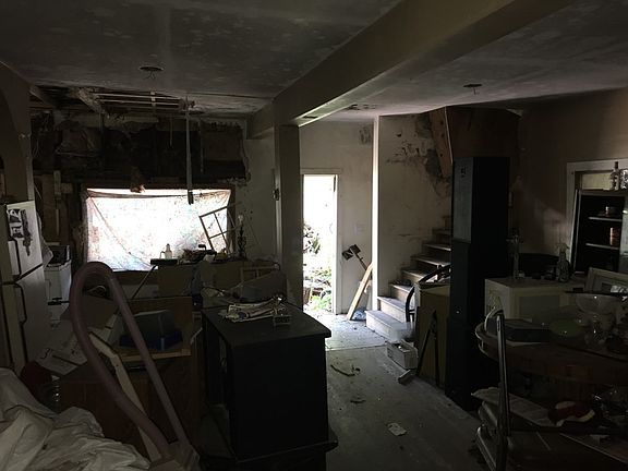 5th image of 818 Reed Rd