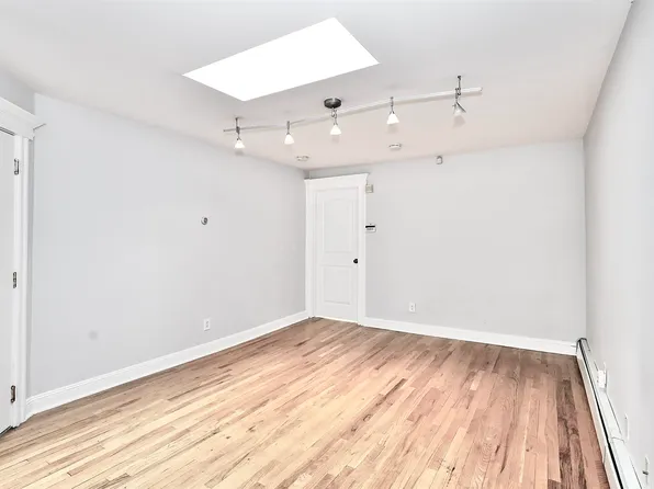 345 7th Street image 7 of 11