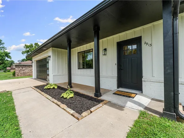 2913 Parkwood Dr, Rogers, AR 72756