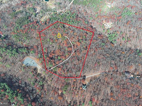 2nd image of 28 Cacapon Mountain Retreat