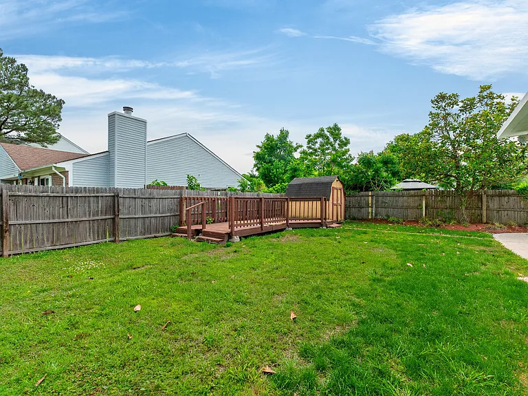 3200 Vermeer Dr #8 — Photo 36