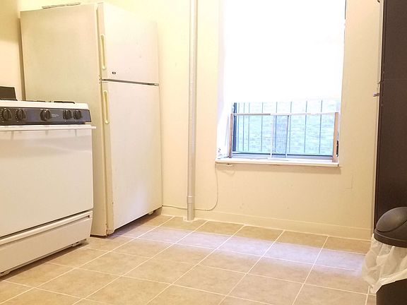 4th image of 1975 A C Powell Blvd APT 3B