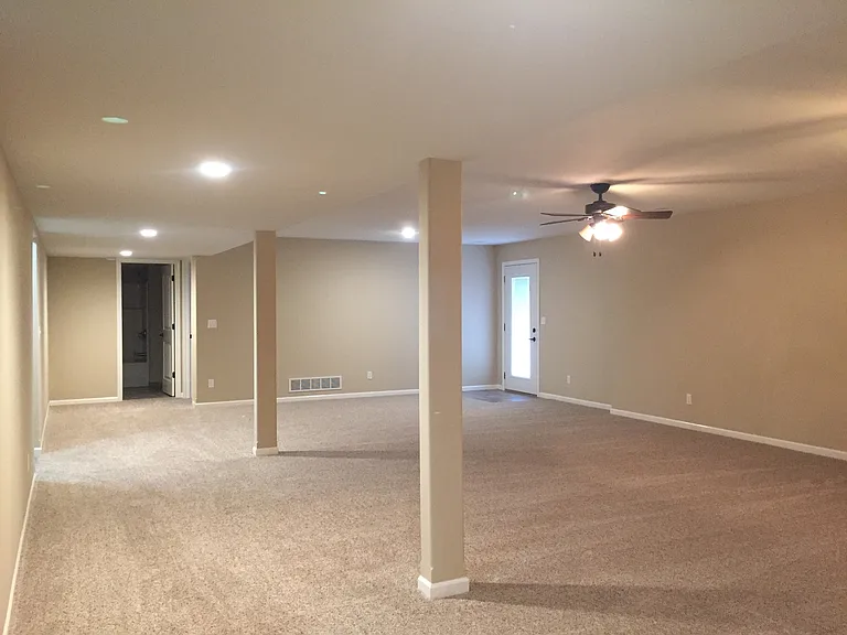 4039 Westminister Dr — Photo 16