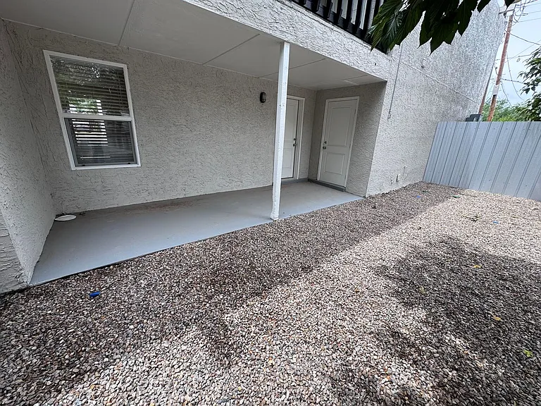 407 W Tilden St — Photo 14