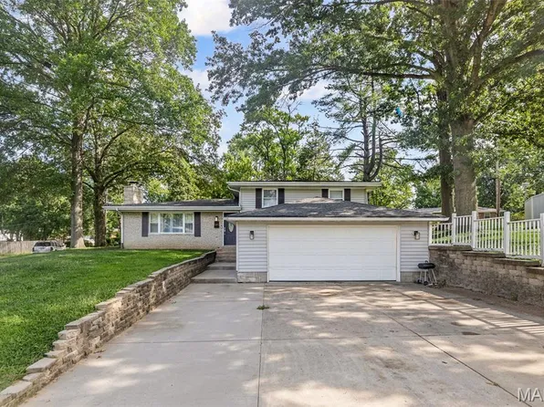 44 Aaron Dr, Belleville, IL 62220