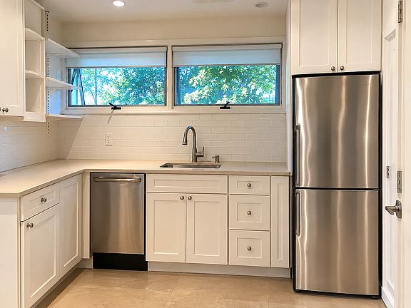 5th image of 159 Marlborough Rd #1
