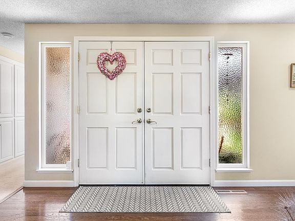 5th image of 113 Valley Oaks Drive
