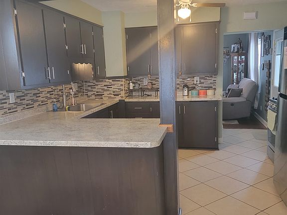 5th image of 2216 Lawndale Ave
