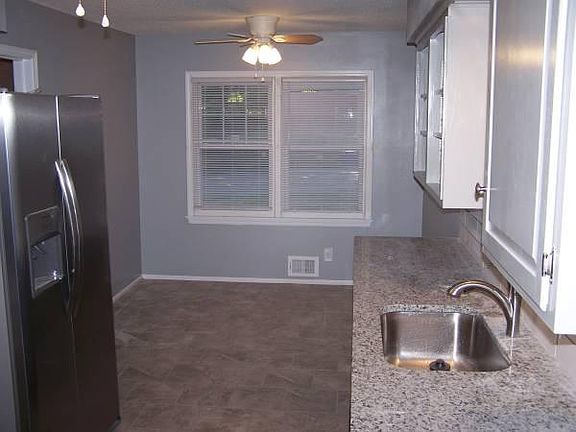5th image of 9836 Lydia Ave