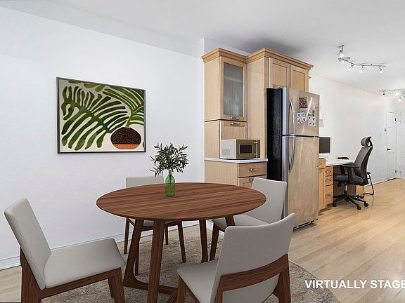 4th image of 330 3rd Ave APT 3L