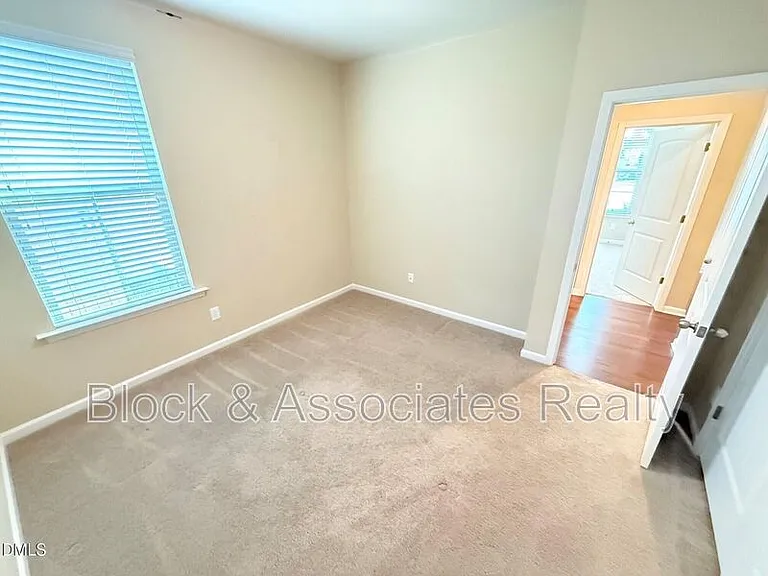2433 Cedar Rock Dr — Photo 22