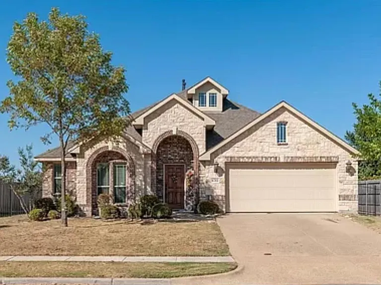 4311 Stonebriar Trl — Photo 1