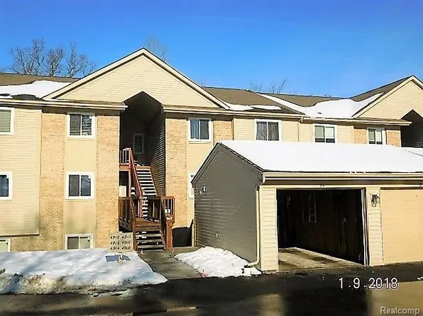 4912 Ashley Ln #84-1, Waterford, MI 48329