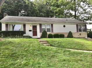 817 Smithfield Dr E, Newark, OH 43055