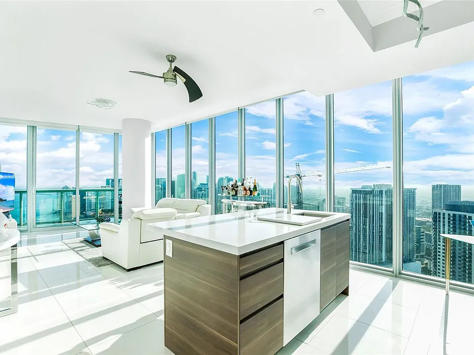 888 Biscayne Blvd #5301