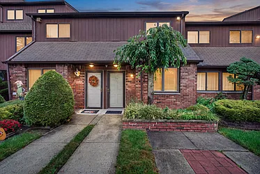 59 Stonegate Drive, #1