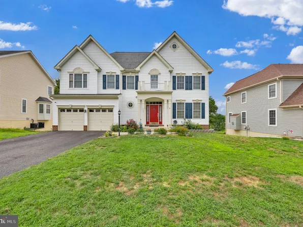 3379 Oakham Mount Dr, Triangle, VA 22172