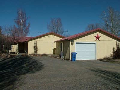 COUNTRY LIVING AT ITS BEST