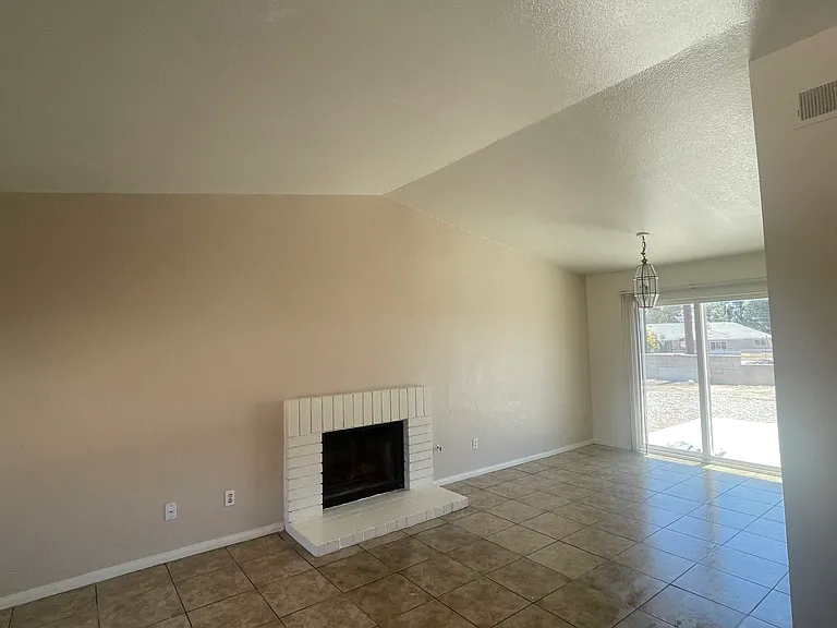 14695 Upland Ave — Photo 9