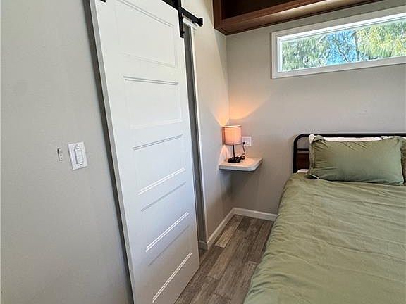 4th image of 358 Horizon RD