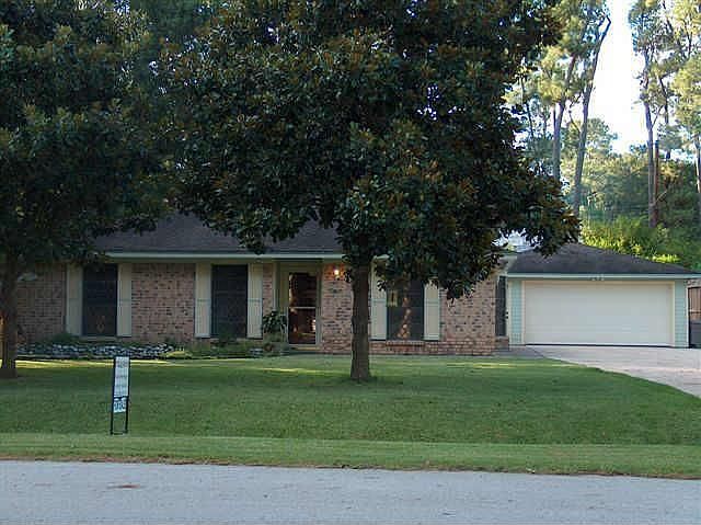1st image of 1927 Fredonia Dr