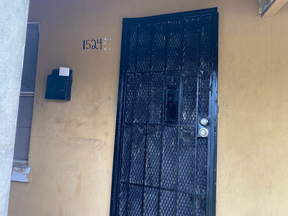 1st image of 1524 NW 1st Ave #1524