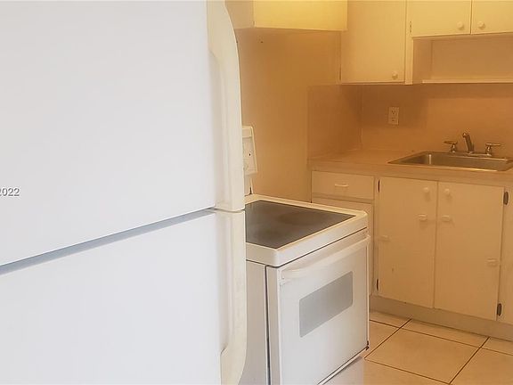 3rd image of 1011 NW 40th Ave #2