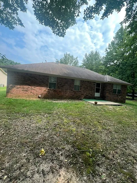 3 bed, 1400 sqft, $1,400 — Photo 3