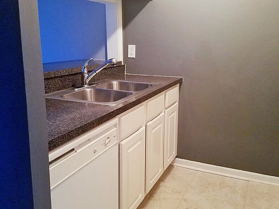 4th image of 1870 Tall Oaks Dr #31