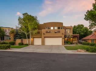 7022 Starshine St NE, Albuquerque, NM 87111